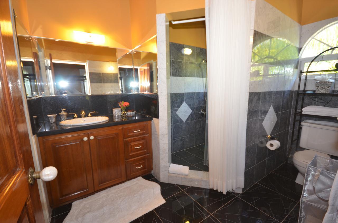 Summerhill Four Bedroom Villa مونتيغو باي المظهر الخارجي الصورة
